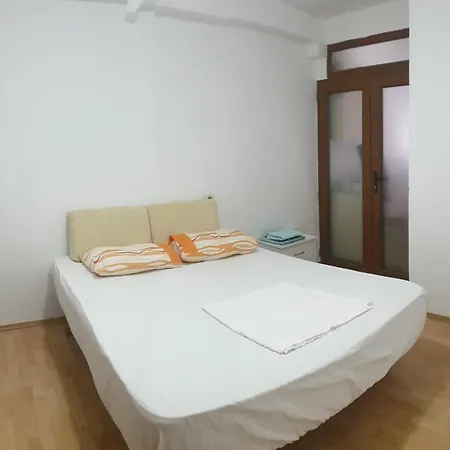 Linda Guesthouse-1 * تيرانا
